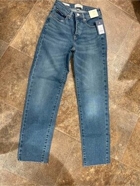 Universal Thread High-Rise Straight Leg Jeans - Medium Blue